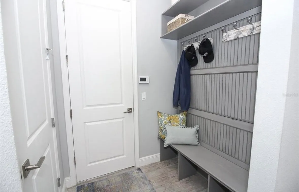 3 bed, 4.5 bath, 3686 sqft, $5,000 — Photo 3
