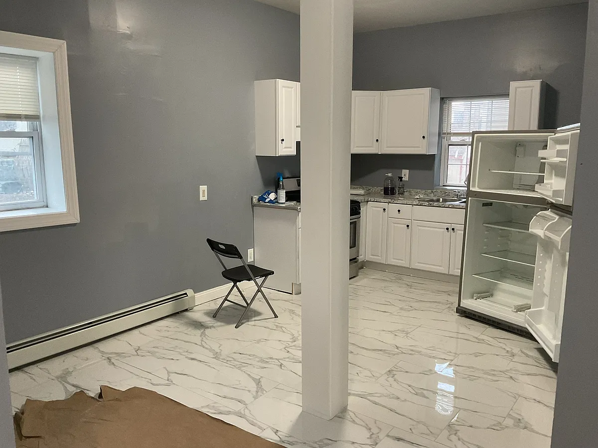 Building Photo - 35 Harold St #1