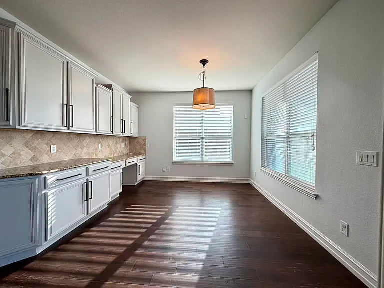 226 Boxwood Ln — Photo 9