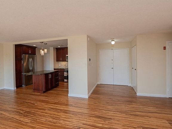 2nd image of 1002 Paradise Rd APT Phh