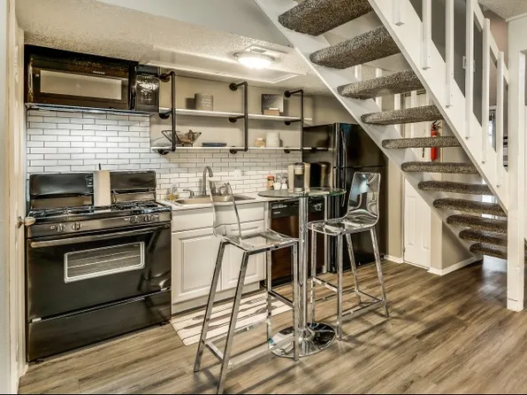 Pinewoods Apartments