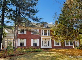 1540 Hawthorne Ln, Highland Park, IL