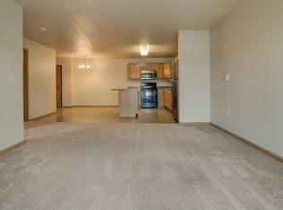 140 41st Ave SE APT 203, Minot, ND 58701