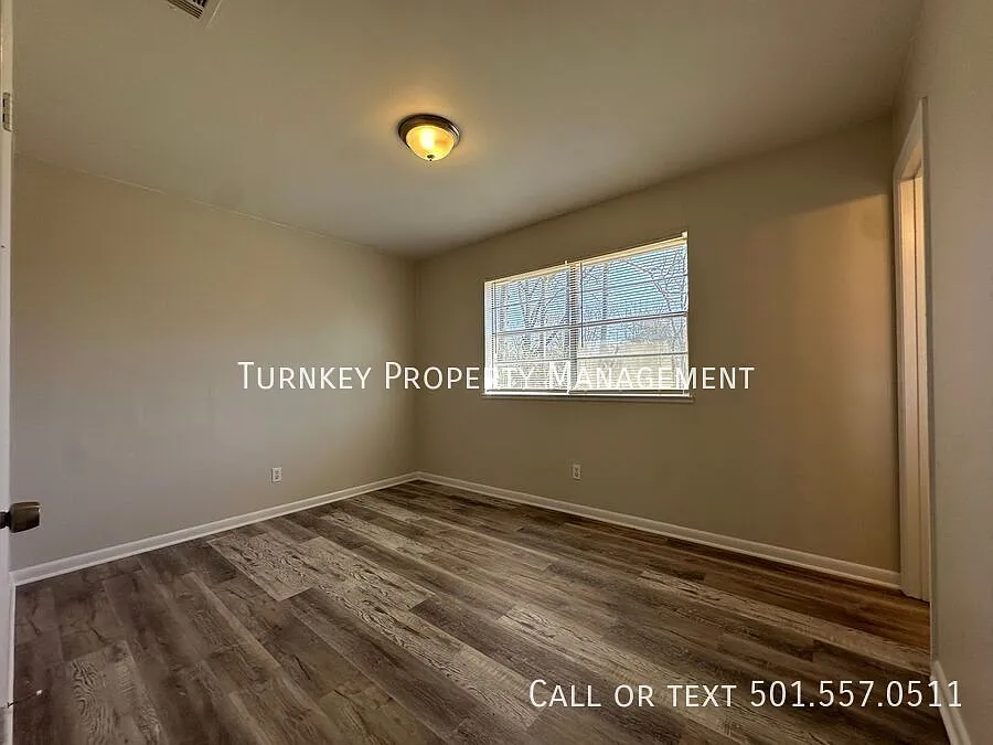 5913 Lyndell Dr — Photo 4