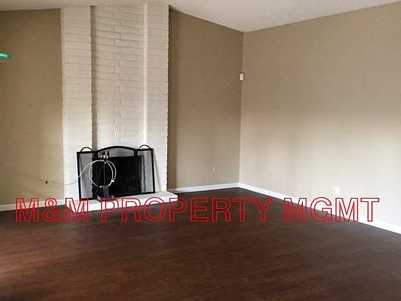 2616 Escobar Way Living Rm w/Fireplace