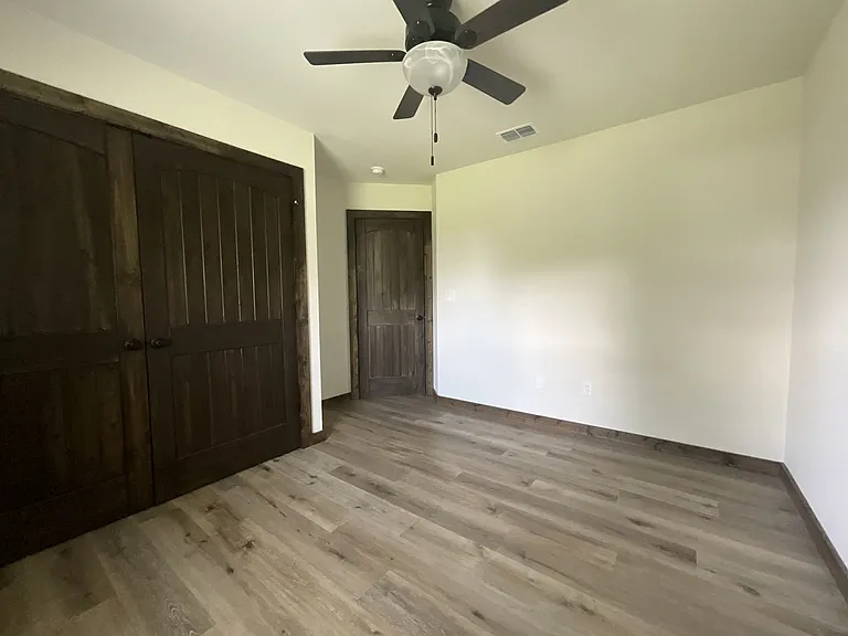211 Isabella St — Photo 8