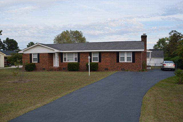 1st image of 107 S Clarendon Dr