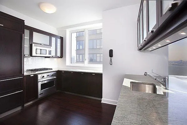 Rented by Nest Seekers International | media 59