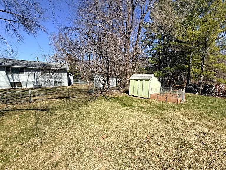 18056 S Shore Ln W — Photo 24