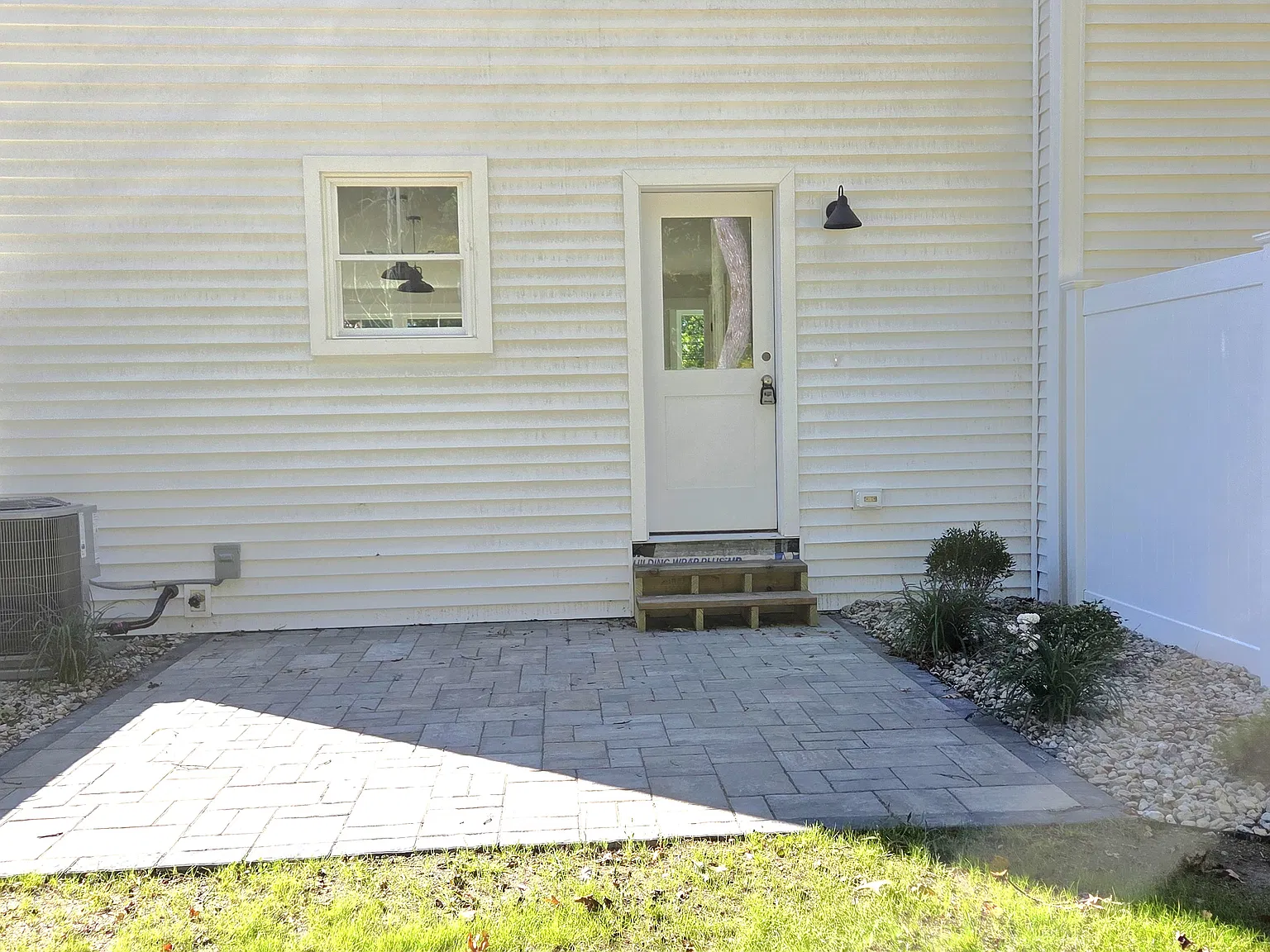 2 bed, 1.5 bath, $2,500 — Photo 3