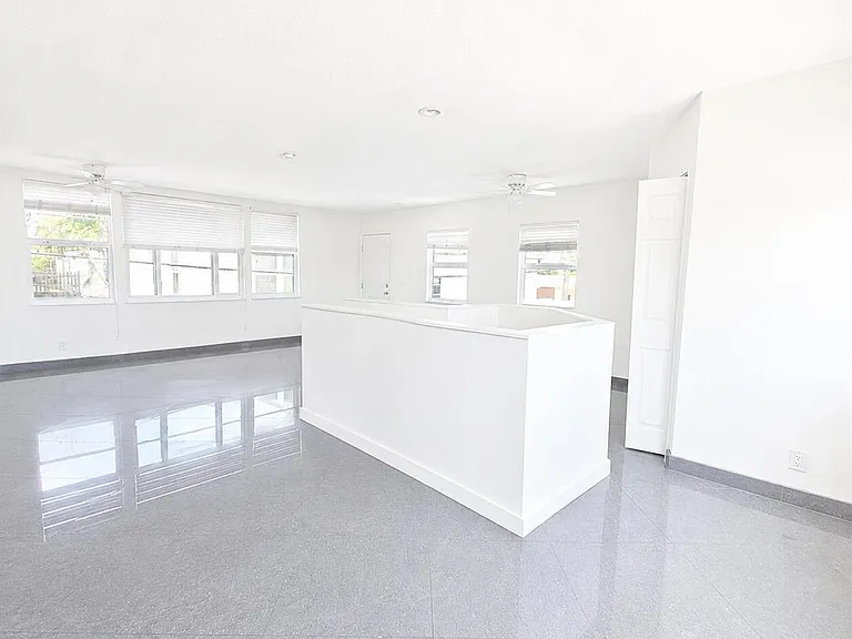 3709 S Olive Ave — Photo 12