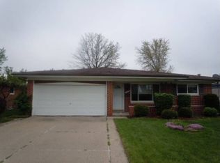 2912 Belcher Dr, Sterling Heights, MI 48310