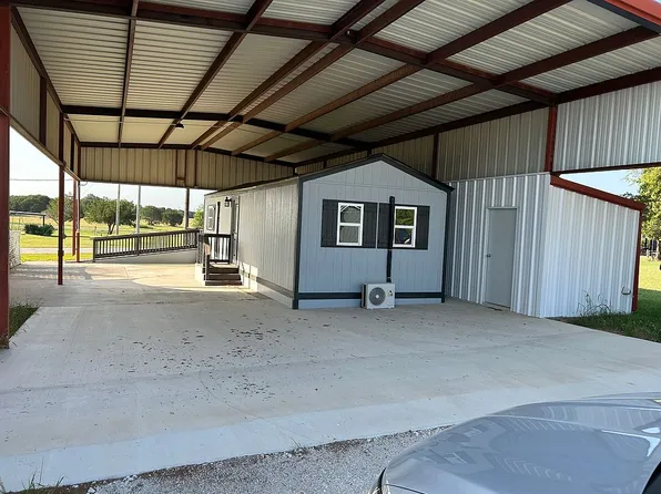 148 Holiday Rambler Dr, Whitney, TX 76692