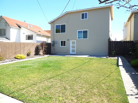 3rd image of 13 Cliffside Dr