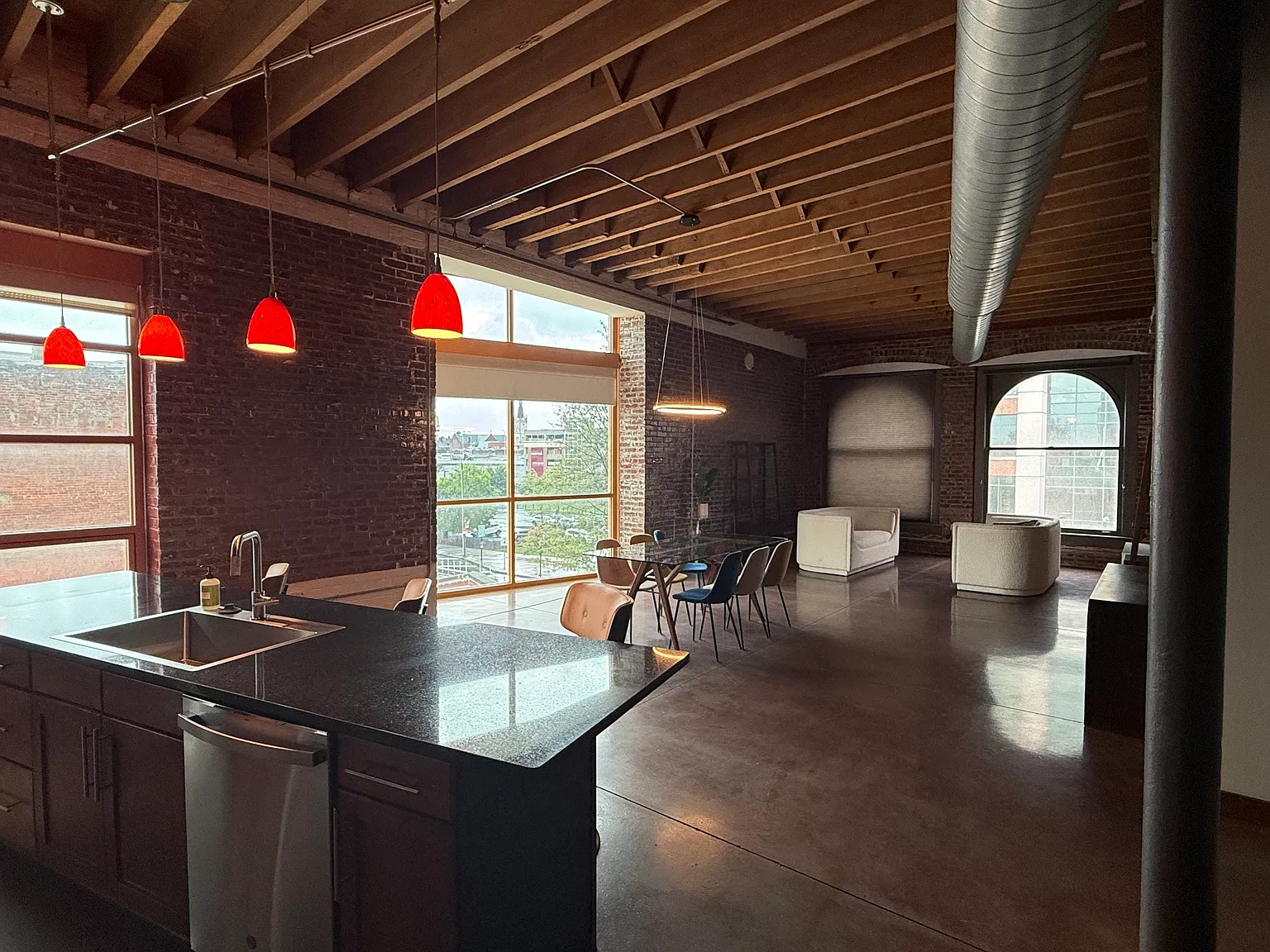 309 E Market St — Photo 1