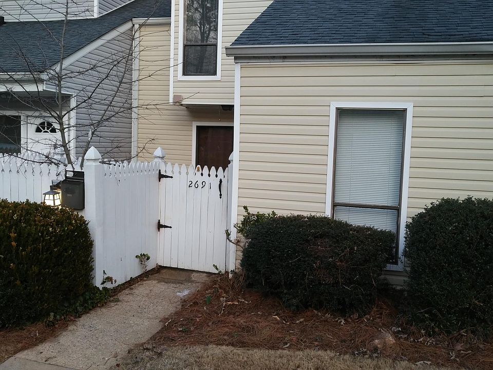1st image of 2691 Meadowlawn Dr SE