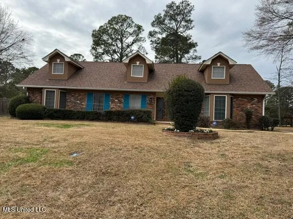 864 Woodlake Dr, Jackson, MS 39206
