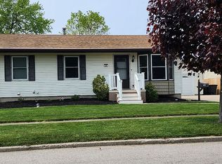 30 Wedgewood Dr, West Seneca, NY 14224