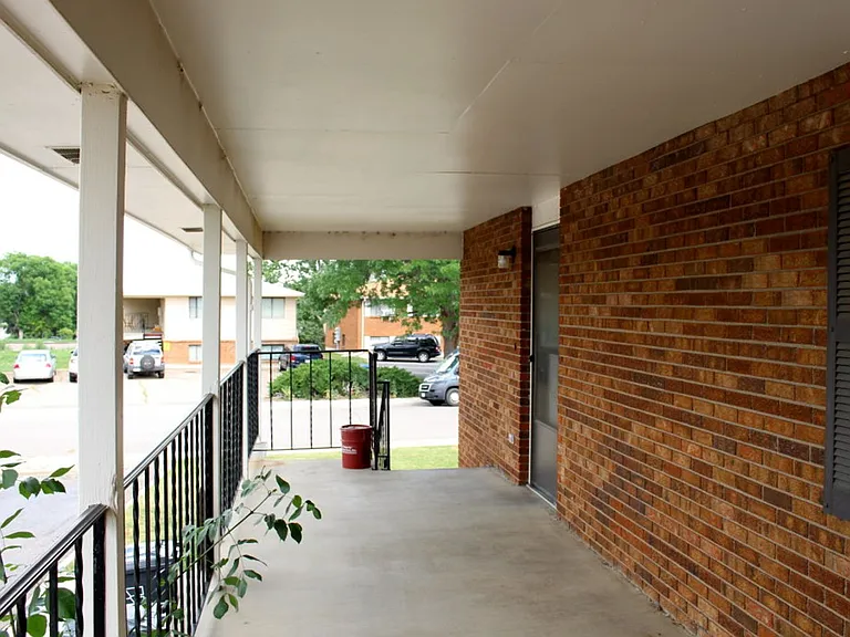 3645 Butternut Dr — Photo 3