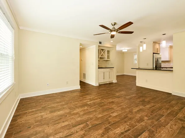 2467 Peachtree Rd NE, Atlanta, GA