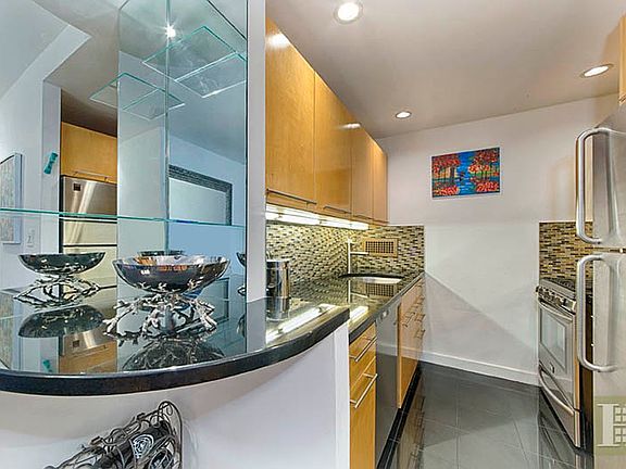 3rd image of 303 E 57th St APT 11