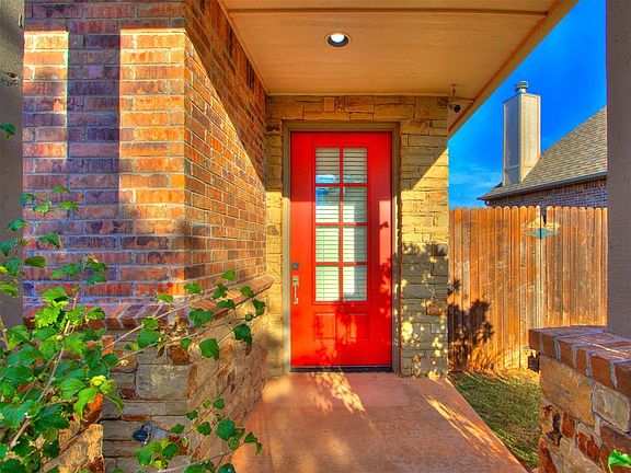 4th image of 18840 Rolling Hill Way