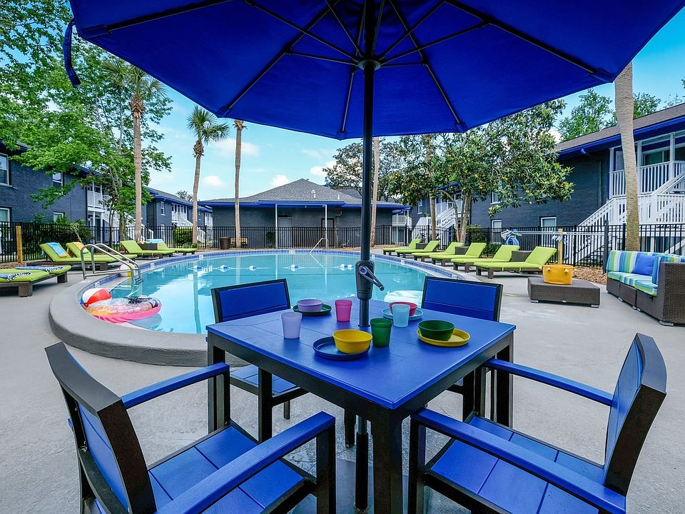 Mandarin Bay Apartments - Swimming Pool