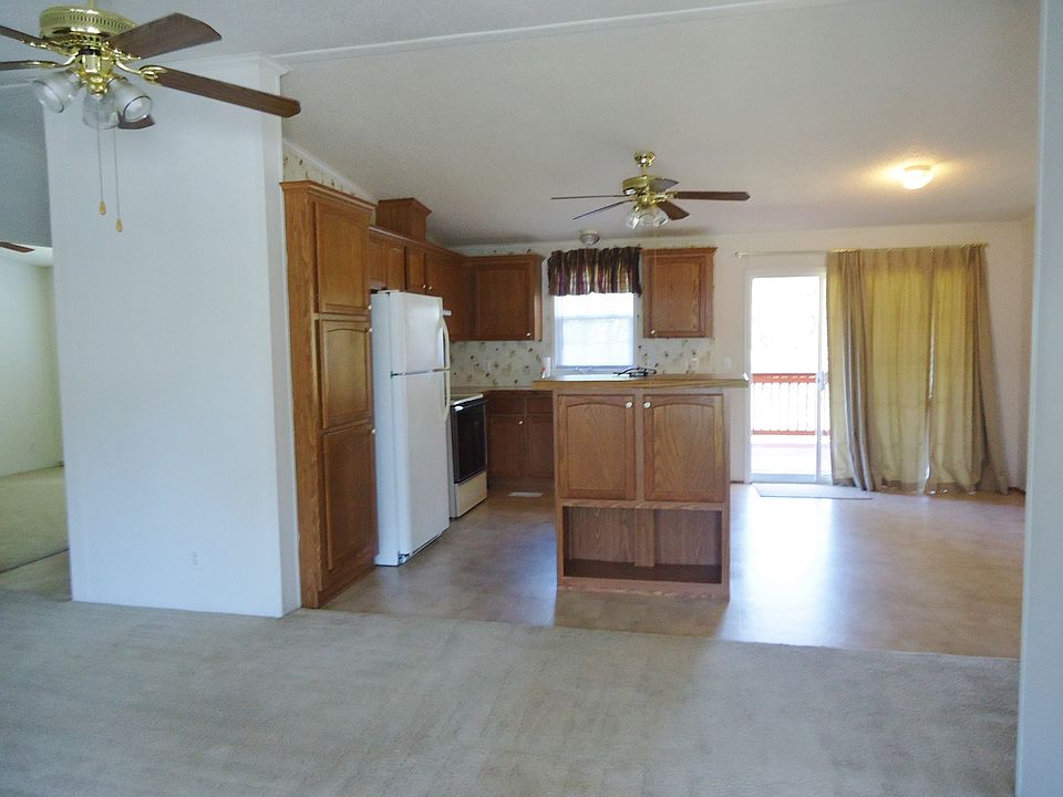 2nd image of 207 Bluffton Dr