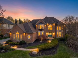 21874 Picadilly Cir, Novi, MI 48375