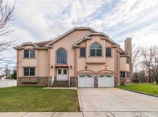 3 Kaczmar Ct, Edison, NJ 08820