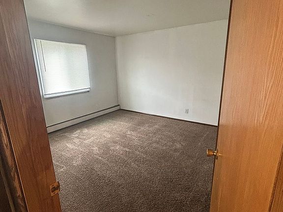 3rd image of 29 Alexander Ave APT 211