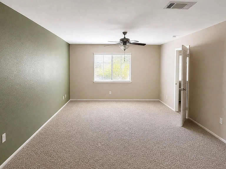 1105 Green Meadow Dr — Photo 17