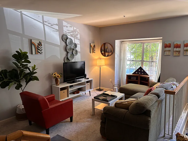 19135 Highstream Dr — Photo 2