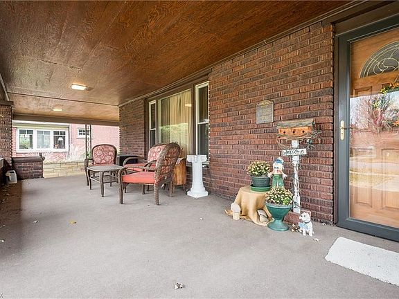 3rd image of 1111 N Wooster Ave