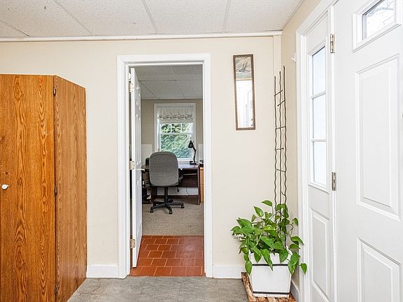 5th image of 1 Squam Hill Ct #2