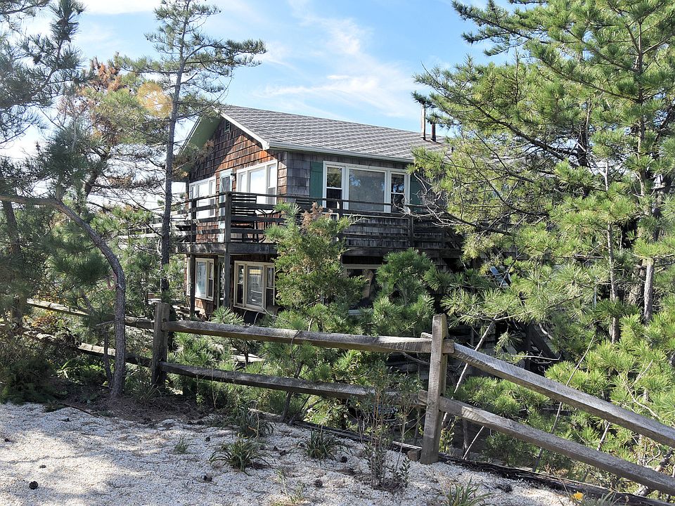 2nd image of 1079 Long Beach Blvd #B