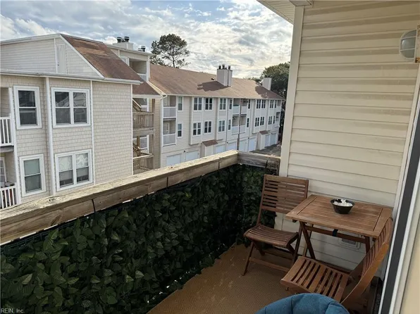 2325 W Great Neck Rd APT 203, Virginia Beach, VA 23451