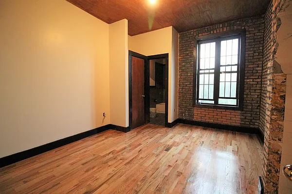 Rented by OCTAN REALTY MANAGEMENT LLC | media 16