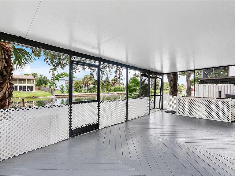 9897 Fairway Cove Ln — Photo 31