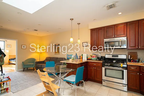 Rented by Sterling Realty Solution Inc | media 14