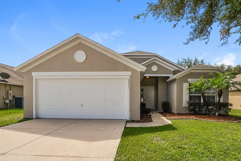 3 bed, 2.0 bath, 1810 sqft, $2,210 — Photo 1