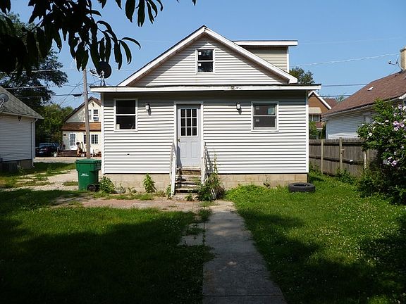 3rd image of 606 N Abe St