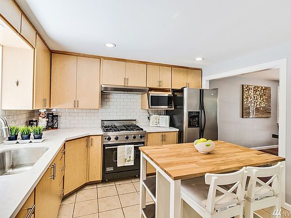 4th image of 14517 201st Ave SE