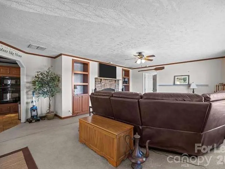 4362 County Home Rd — Photo 2