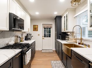 555 N 105th St, Wauwatosa, WI 53226