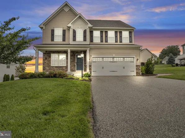1206 Copper Beech Dr, York, PA 17403