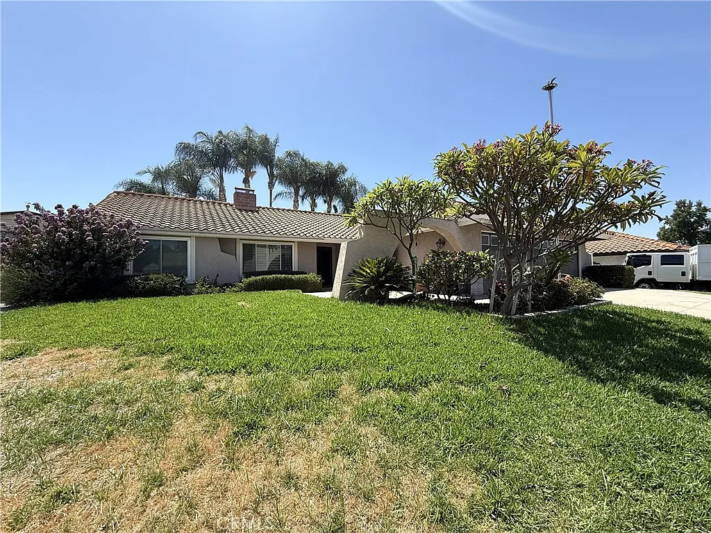 4 bed, 1851 sqft, $4,700 — Photo 1