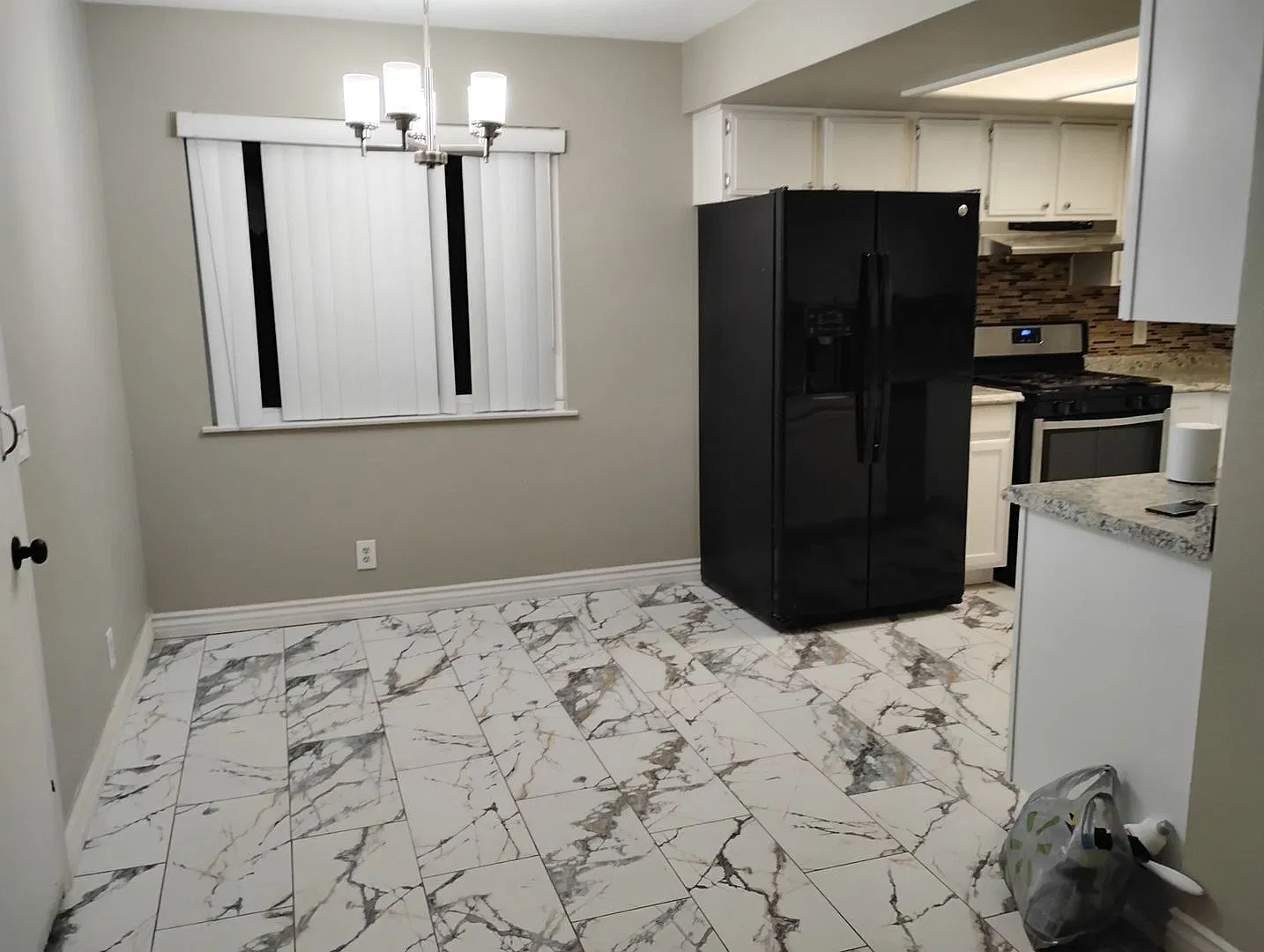 Spacious 5BR House in Lancaster — Photo 4