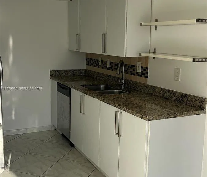 17500 N Bay Rd #S403 — Photo 23