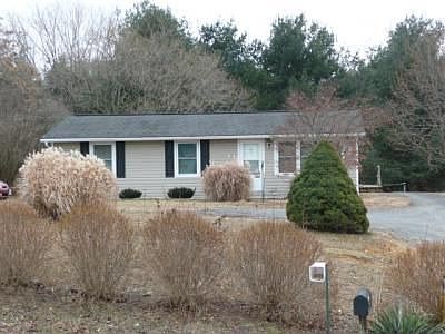 2nd image of 3445 Oak Ridge Rd